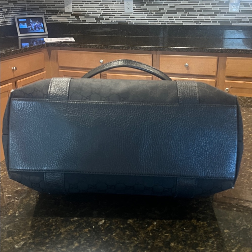 Gucci Black GG Guccissima Monogram Tote Bag - Picture 10 of 17